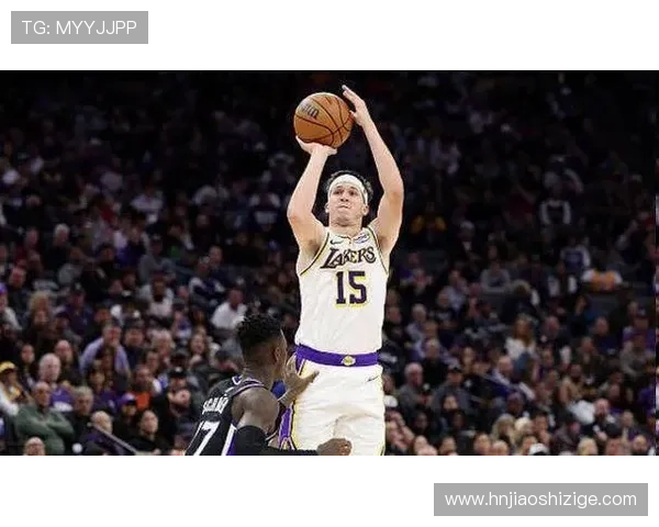 里夫斯火力全开单节轰下11分三节砍下准三双引爆全场激情